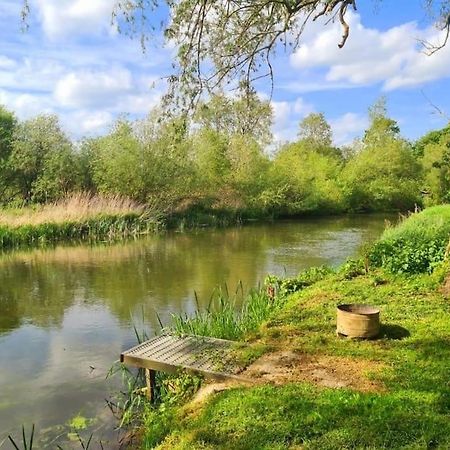 Stunning 5 Bedroom House On The River Wensum, Sleeps 19 Норвич Экстерьер фото