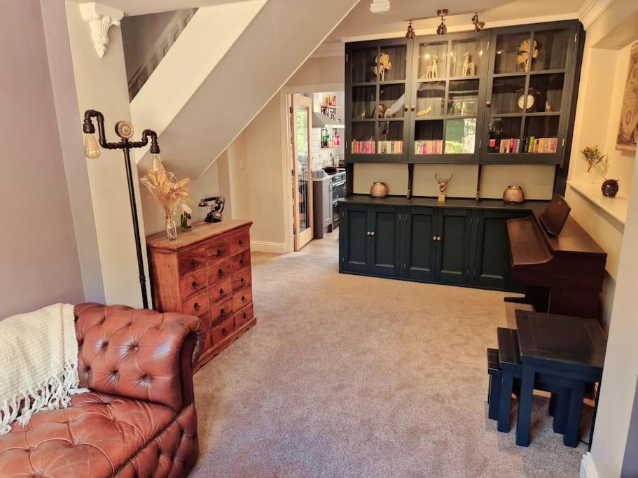 Stunning 5 Bedroom House On The River Wensum, Sleeps 19 Норвич Экстерьер фото