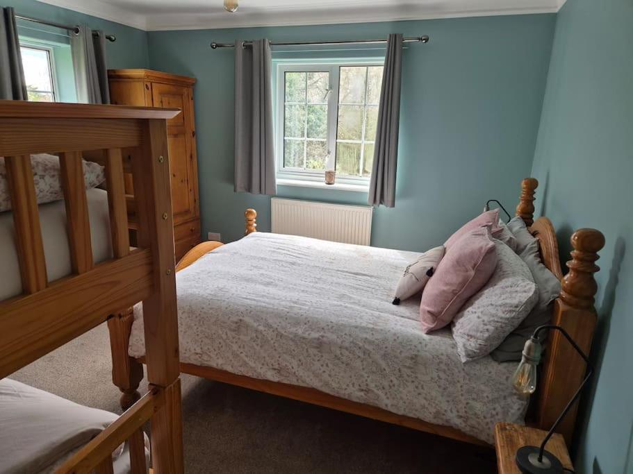 Stunning 5 Bedroom House On The River Wensum, Sleeps 19 Норвич Экстерьер фото