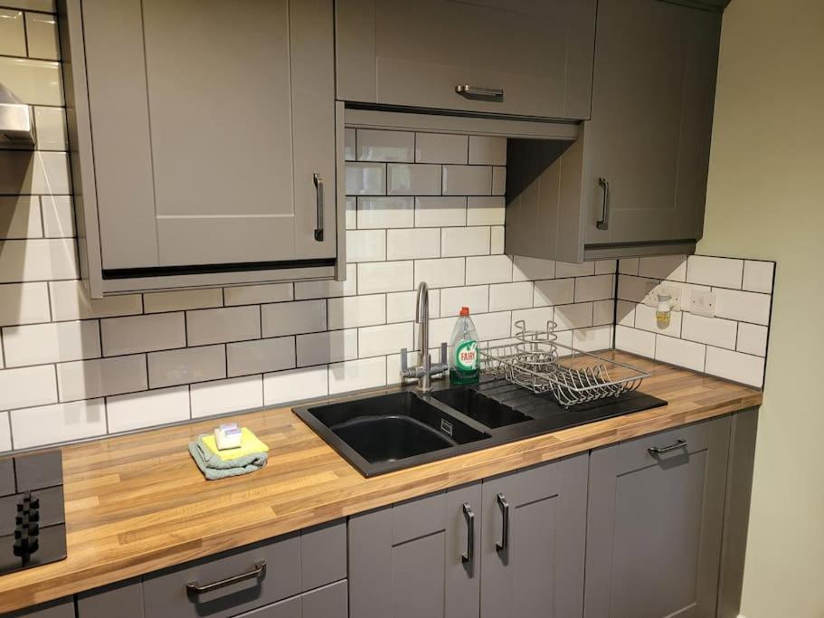 Stunning 5 Bedroom House On The River Wensum, Sleeps 19 Норвич Экстерьер фото