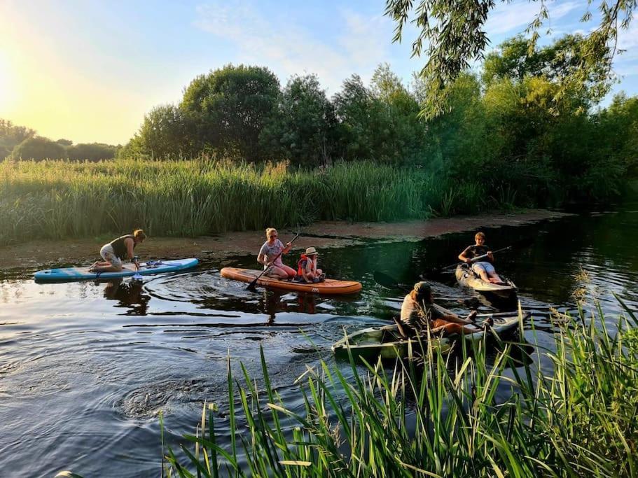 Stunning 5 Bedroom House On The River Wensum, Sleeps 19 Норвич Экстерьер фото