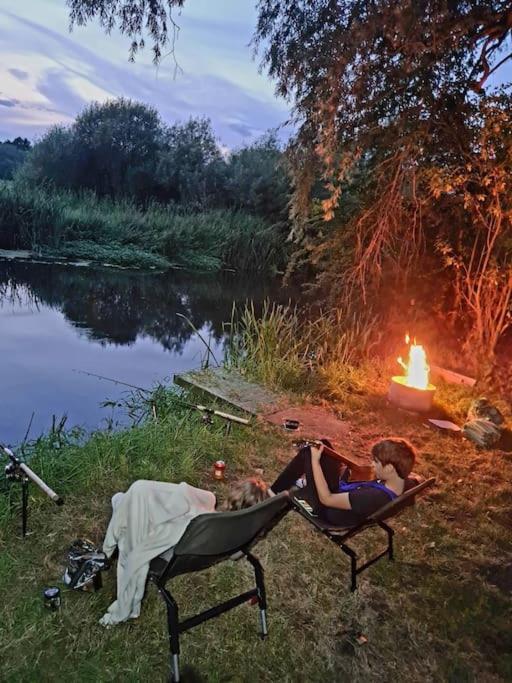 Stunning 5 Bedroom House On The River Wensum, Sleeps 19 Норвич Экстерьер фото