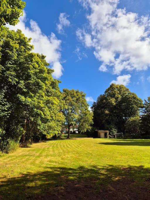Stunning 5 Bedroom House On The River Wensum, Sleeps 19 Норвич Экстерьер фото
