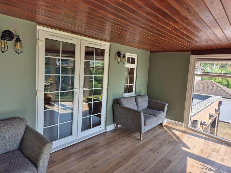 Stunning 5 Bedroom House On The River Wensum, Sleeps 19 Норвич Экстерьер фото