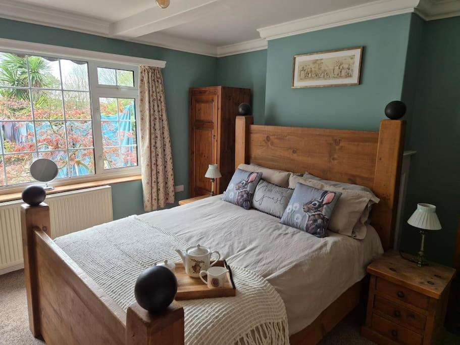 Stunning 5 Bedroom House On The River Wensum, Sleeps 19 Норвич Экстерьер фото
