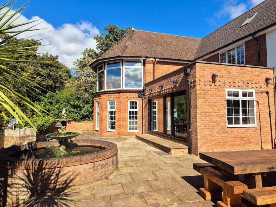 Stunning 5 Bedroom House On The River Wensum, Sleeps 19 Норвич Экстерьер фото