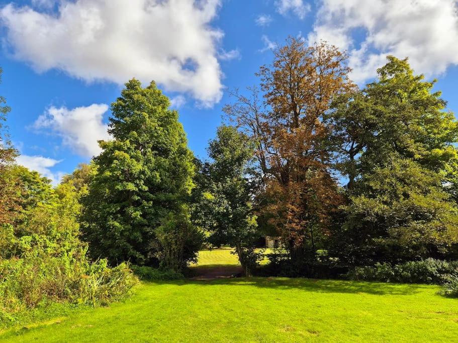 Stunning 5 Bedroom House On The River Wensum, Sleeps 19 Норвич Экстерьер фото