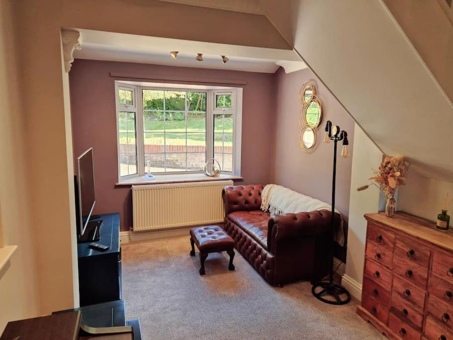 Stunning 5 Bedroom House On The River Wensum, Sleeps 19 Норвич Экстерьер фото